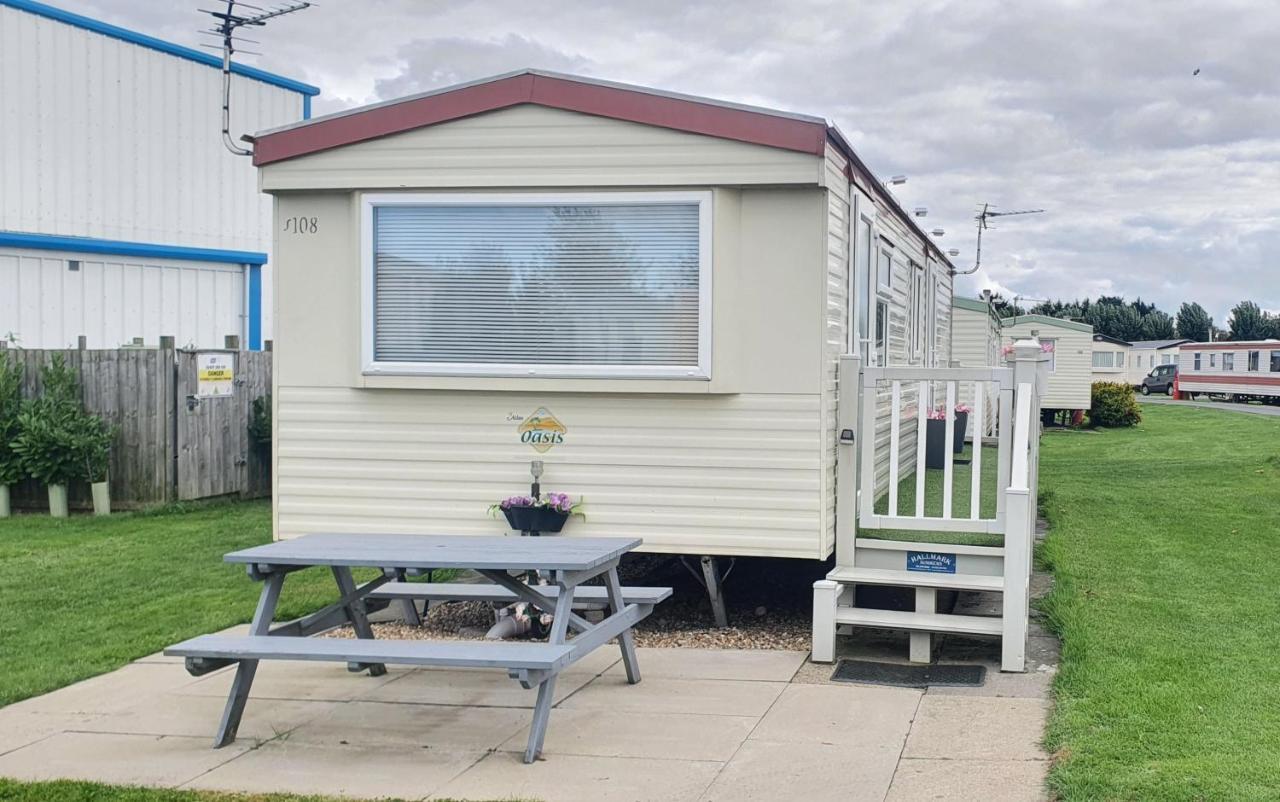 Oasis S108 Caravan, Golden Palm Apartment *