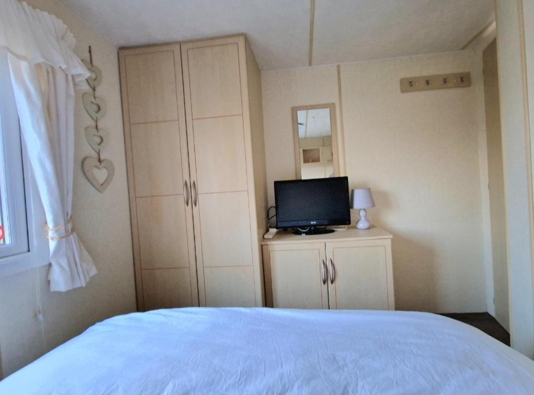 Oasis S108 Caravan, Golden Palm Apartment *